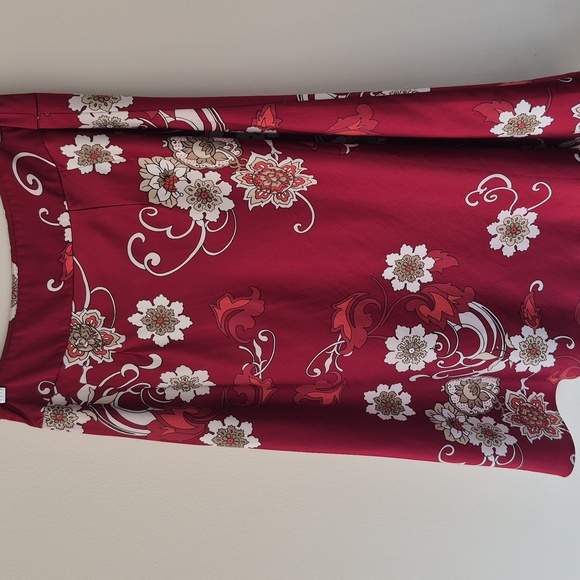 Red floral skirt - Picture 7 of 9